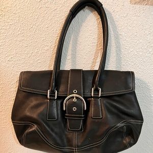 Coach shoulder purse pre loved ❤️